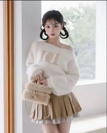 Darich 다리치 DD 로고 원숄 니트탑 아이보리