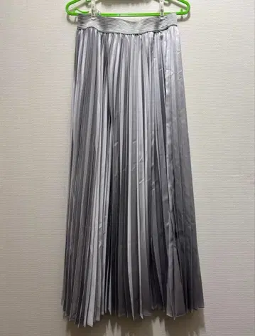 vi-na 플리츠 스커트 롱 스커트 실버 그레이 이삼모리타