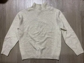 UNIQLO 니트 화이트