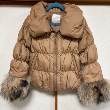 and couture 다운 숏