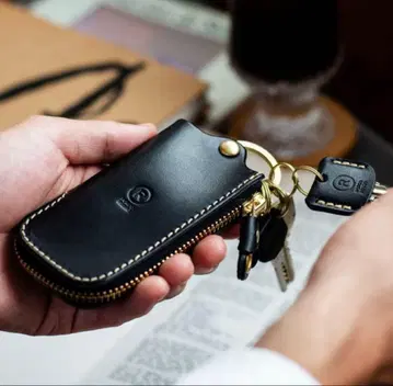 포르코 로쏘 키케이스 (블랙)