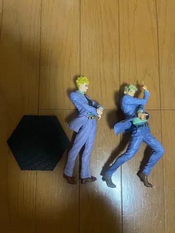 죠죠의 기묘한 모험 요시카게 키라 피규어 2개