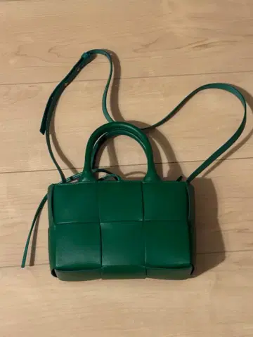 그린 가죽 뜨개질 숄더백