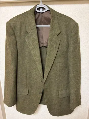 올리브 그린 자켓