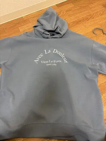 BEAMS 블루 후드티