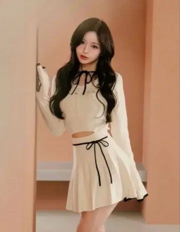 다리치 웨이스트 오픈 리본 디자인 니트 미니 원피스