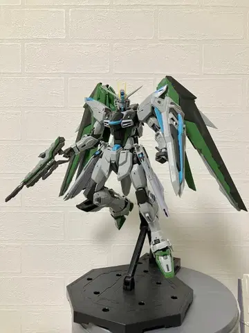 (조립품) MG 프리덤 건담 Ver.2.0 리얼 타입 컬러