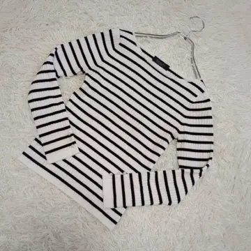 JUSGLITTY 보더 니트 보트넥 소매 펄 버튼 사이즈 2