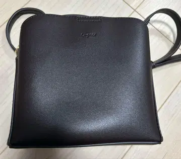 언그리드 숄더백