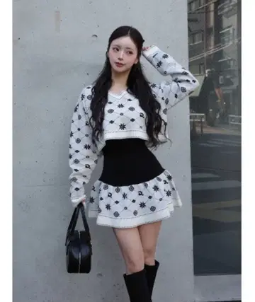 [Darich] 앙상블 스노우 로고 니트 미니 원피스 화이트