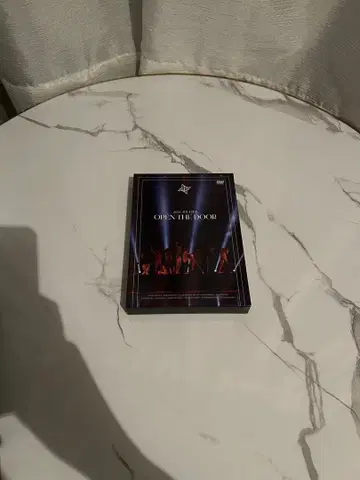 2022년 라이브 DVD OPEN THE DOOR