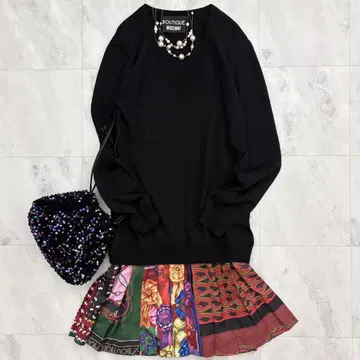 새상품급 모스키노 울 100% V넥 도킹 원피스 블랙