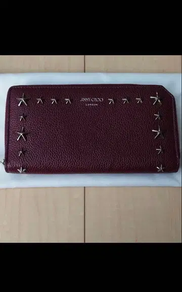 지미추 버건디 스터드 장지갑