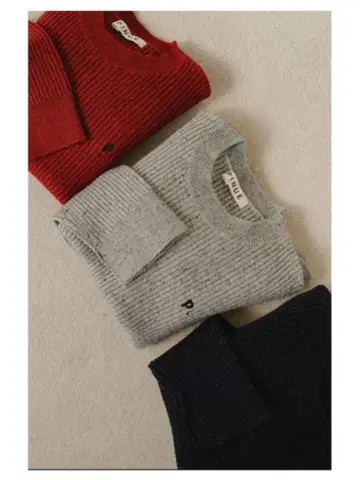 PINUE 컬러 네프 리브 니트탑 / NAVY