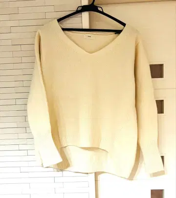 새상품 IENA AQUA V넥 풀오버