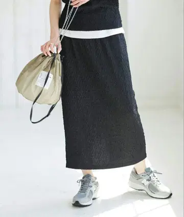 저널 스탠다드 / 셔링 자카드 컬럼 스커트