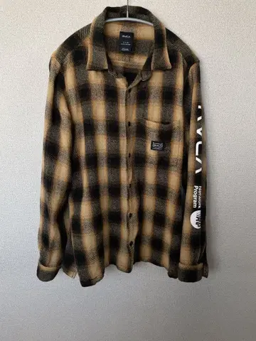 RVCA 플란넬 셔츠 블랙과 베이지 체크
