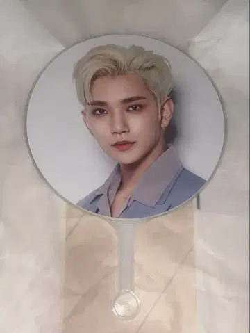 SEVENTEEN 조슈아 부채