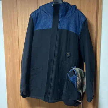 후드 부착 네이비 & 데님 자켓