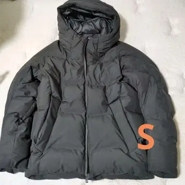 유니클로 심리스 다운 자켓 S