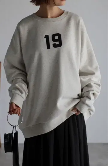 TOWN19 로고 맨투맨 새상품