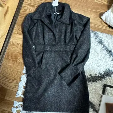 다크 그레이 긴팔 무릎 기장 원피스