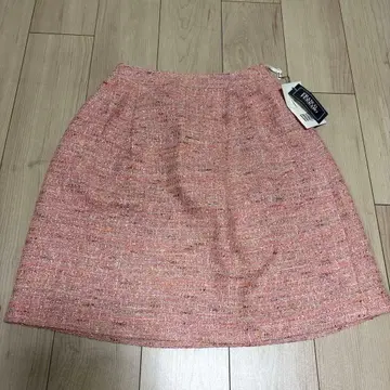 새상품 프랑코 페라로 트위드 스커트 핑크