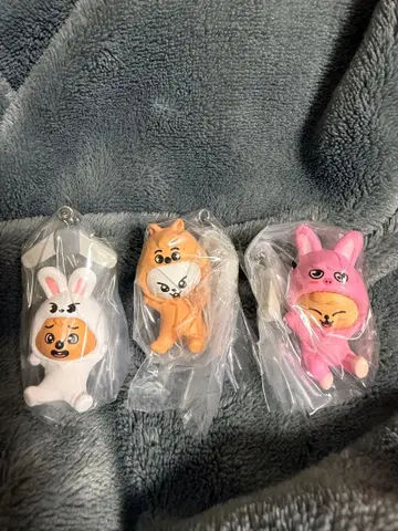 SKZOO 집게로 집어 연결하는 마스코트 리노 한 승민