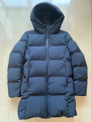 UNIQLO 심리스 다운 코트 여성용 블랙 212-429467