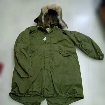 (288) 후드 부착 올리브 그린 자켓