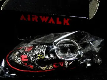 90's AIRWALK 미니어처 슬립온 키링 배송비 포함