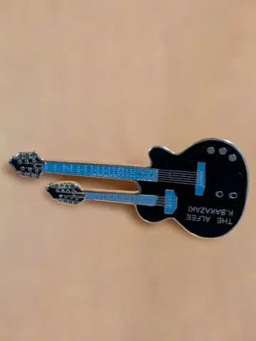 The alfee 사카자키 씨의 핀 배지