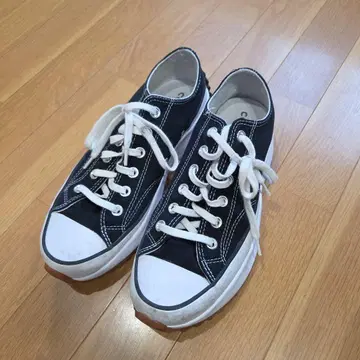 한국 CONVERSE 블랙 스니커즈 새상품급!