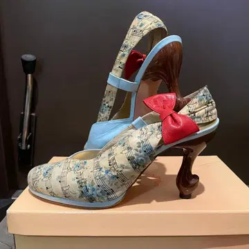 챠케쵸케 꽃다발 뮬 고양이 다리