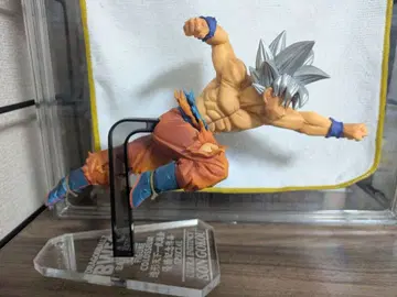 드래곤볼 손오공 무의식의 극의 피규어