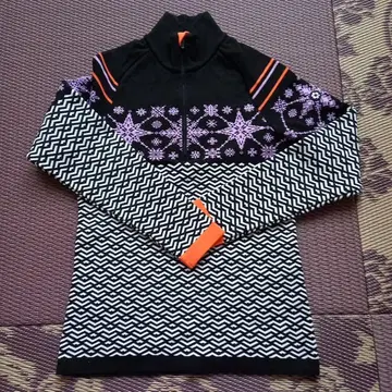 지퍼 달린 긴팔 니트 스웨터 이탈리아제 스트레치