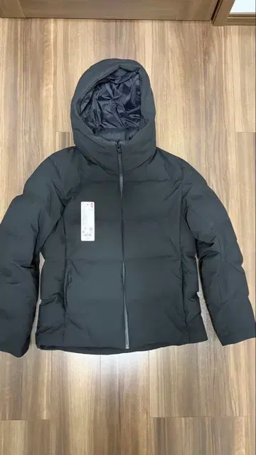 [새상품급] UNIQLO 심리스 다운 파카 M 사이즈