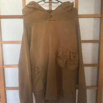 브라운 후드 부착 후드티