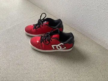 Dc 스니커즈