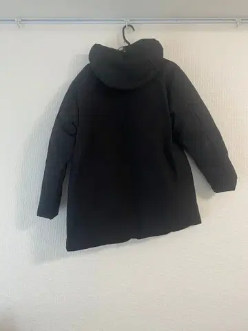 블랙 후드 부착 마운틴 파카