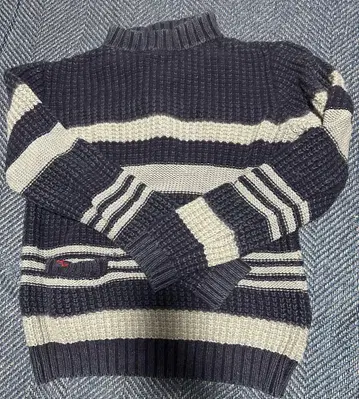 할리우드 런치 마켓 BLUE BLUE 네이비 스웨터