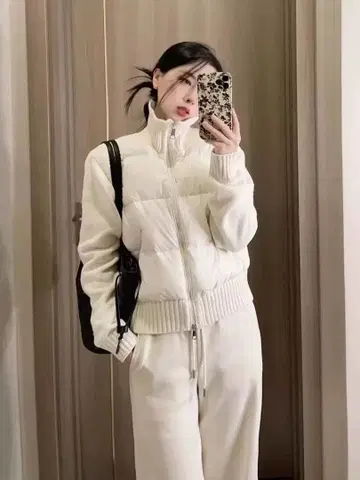 화이트 다운 자켓