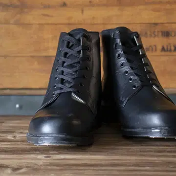 [ 데드스탁 ] 체코 가죽 신발 하이컷