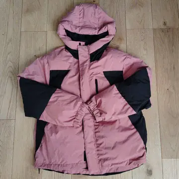 후드 부착 핑크 다운 자켓