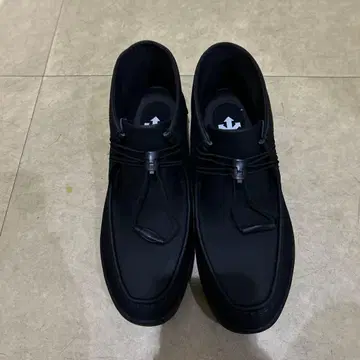 데상트 Wayser B MID 24.1 블랙 25cm