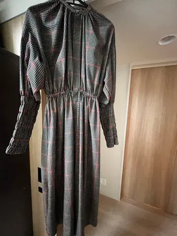 새상품급 HYKE 체크 무늬 롱 원피스