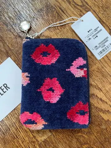 [ 미사용 새상품 ] FEILER LOVERARY 립 패턴 파우치