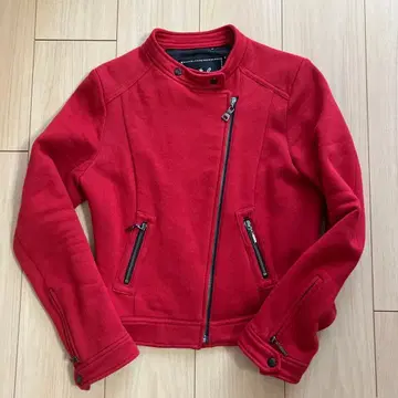 투 비 바이 에네스베: 라이더 자켓 속기모 레드 저지