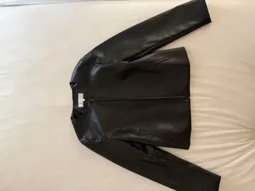 로페피크닉 인조 가죽 노카라 자켓