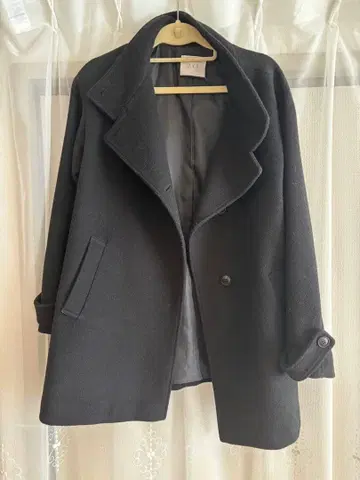 a.V.V 블랙 울 피 코트